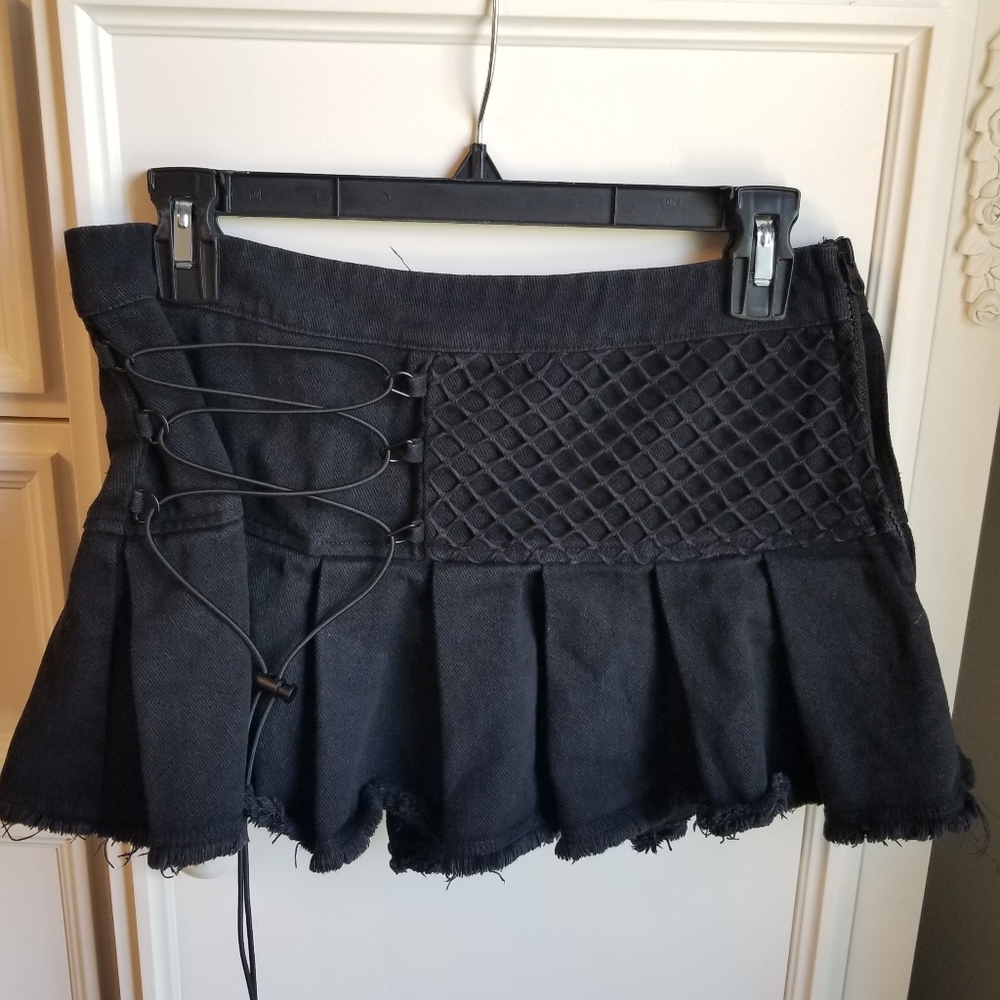Darker Wavs miniskirt
